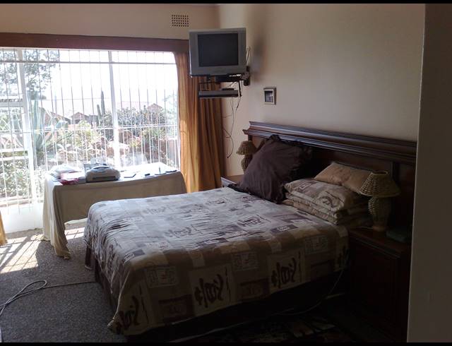 4 bed property to rent in WILRO PARK